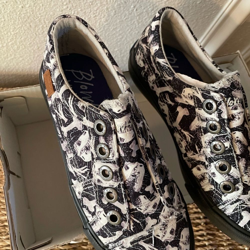 Blowfish Malibu Kids Dinosaur Print Bones Black and White Kids Loafers 1 NWT - Picture 8 of 14